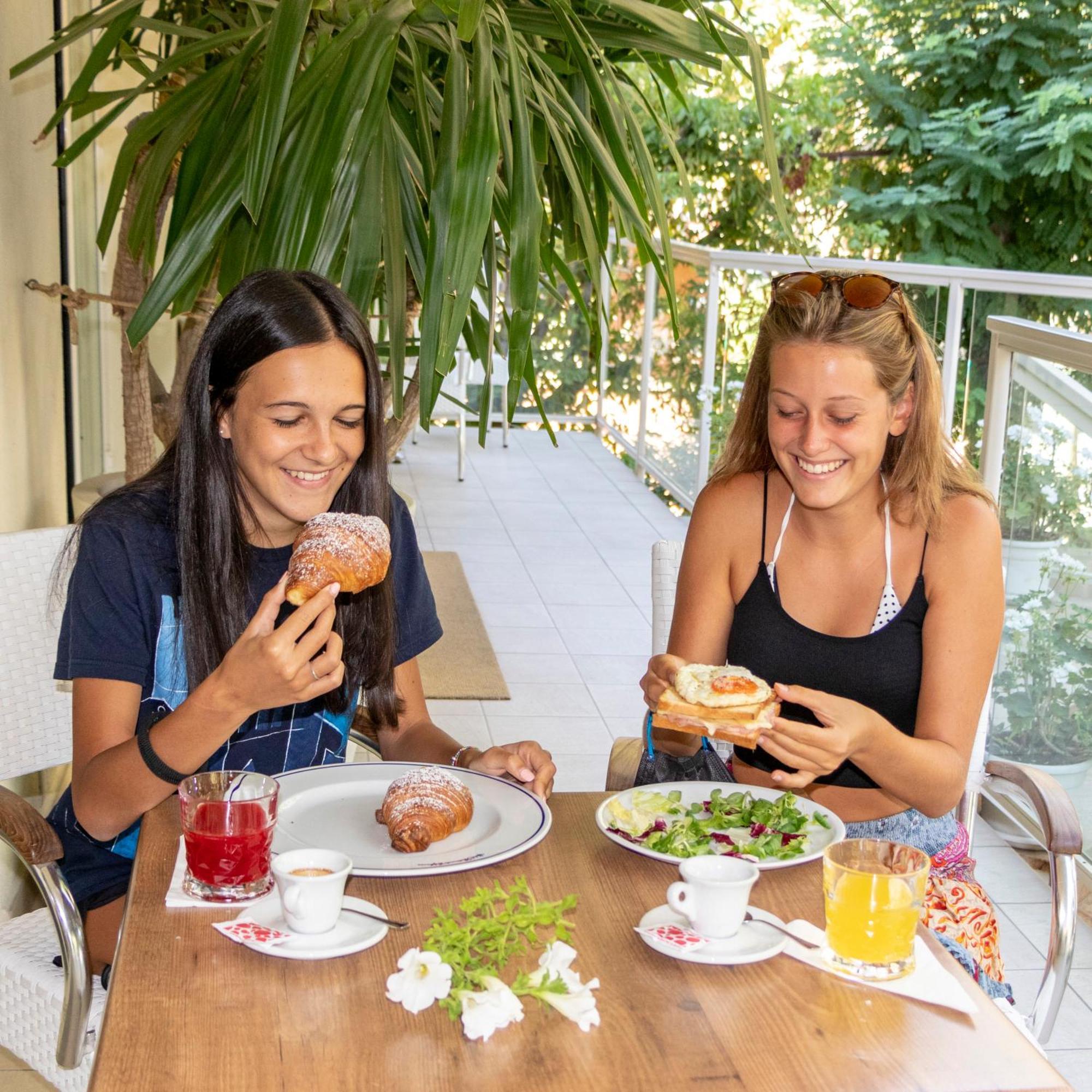 California Pastry Hotel Cervia Dış mekan fotoğraf